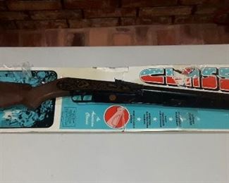Vintage BB gun w original packing