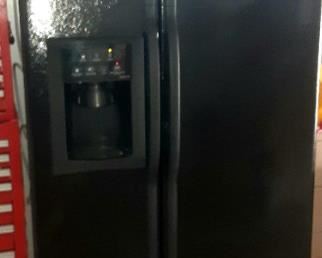 General electric refrigerator (works)