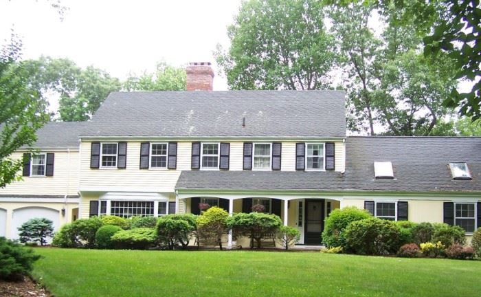 Spring in Wayland. 9 Highland Circle