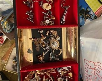 Large assortment of jewelry