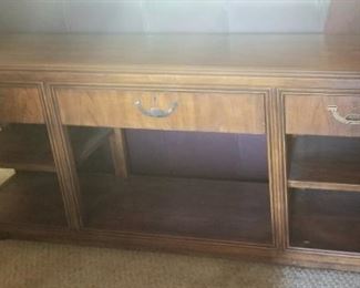 Drexel console, middle handle needs to be reattached