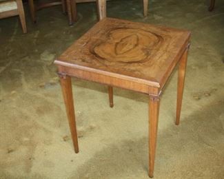Small Baker end table 21 3/4" tall 17 1/2" x 17 1/2 - Asking $125
