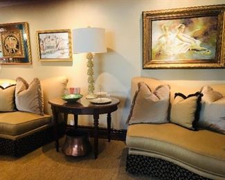 The Valentine sofa!! Come and get her!!