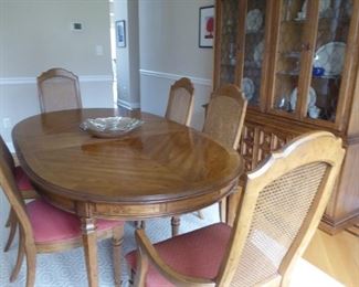 Drexel Dining Table & Chairs 