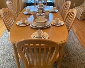 BERNHARDT DINING TABLE, 6 CHAIRS, 2 LEAVES