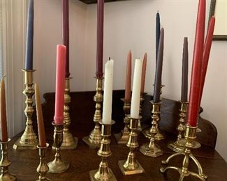 Assorted brass candlesticks