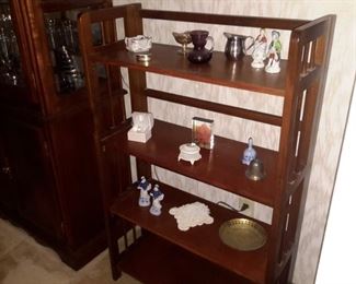 Folding bookshelf