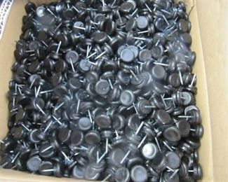 2000  pcs NEW  3/4" Nail-on Glide Furniture Chair Tables Leg Wood Floor Protector
