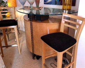 Glass top bar with 2 stools