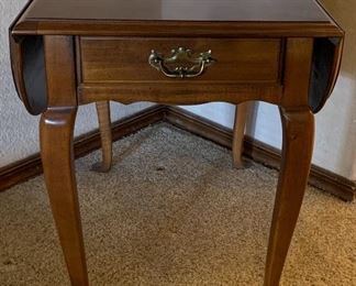 Drop leaf Table