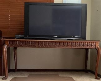 Executive Desk, TV