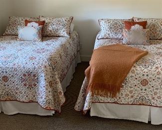 Madison Park Full/Queen Quilt w 2 Shams and Pillows + 2 Decorative Pillows