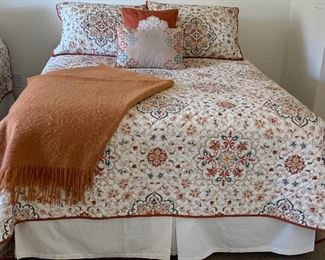 Madison Park Full/Queen Quilt w 2 Shams and Pillows + 2 Decorative Pillows