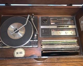 Vintage RCA Victor Stereo Console with Radio and Turntable
