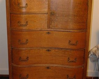American Oak Ladies Dresser with Cabinet for Hats