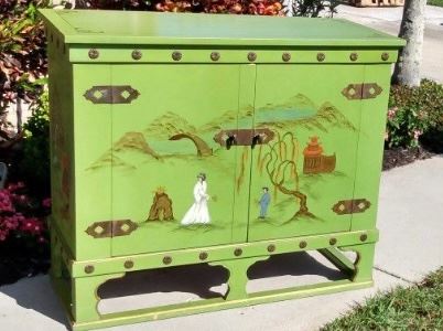 Chinoiserie bar cabinet