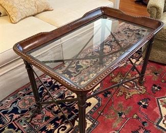 Coffee table, gorgeous rug 