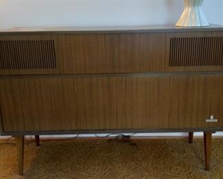 Grundig Majestic Mid Century Stereo Record Console StereoGram w/Record Changer