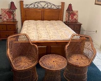 •Queen Bed Black Iron Scroll, 2 Nightstands 
•Queen Mattress + Box
- Guest House 