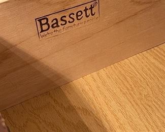 Detail pic Bassett Mahogany Silver Chest, Queen Ann Leg 