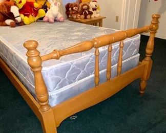 Detail pic, Twin bed 
-Guest House 
