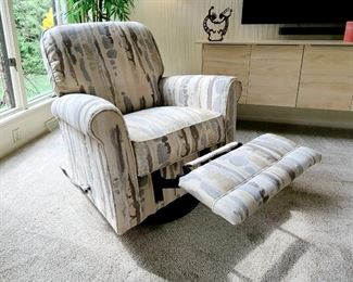 1 of 2 Lazy Boy swivel, rocker & recliner (1 of 2). Client paid $2500+ for this 2 years ago but has hardly been sat on as client has been living with and taking care of her parents for last two years. This item is eligible for pre-sale. Please contact me for pricing.