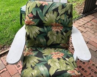 Very clean outdoor furniture set with rocker loveseat and chairs  2/3