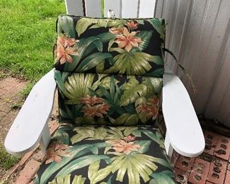 Very clean outdoor furniture set with rocker loveseat and chairs 3/3