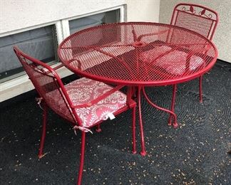 Red Wrought Iron Table and 2 Chairs 2/2
