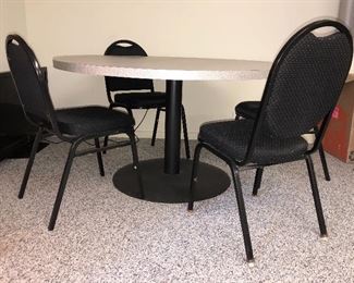 Card Table with 4 Chairs 2/2