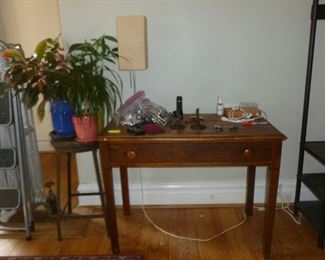 Antique table w/drawer