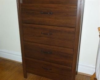 Chest of drawers