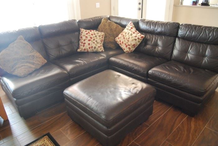 SECTIONAL SOFA WITH OTTOMAN