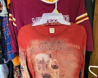 Gopher shirt, more women's clothes