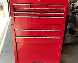Metal tool chest