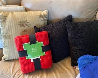 Decorative throw pillows, blanket