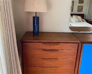 Jens Risom 4 Drawer Dresser with Sculpted Walnut Pulls Model 6330 33.5w x 19d x 35h