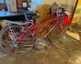 2 Schwinn Lightweight 10 Speed Super Le Tour womens Bicycles 12.2