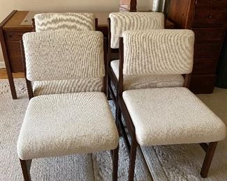 4 Jens Risom Upholstered Side Chairs off white (Merind Natural Original Fabric)