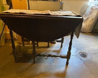 Antique Gate Leg table