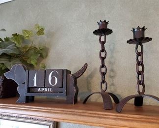 Wood dog calendar, chain link candle holders