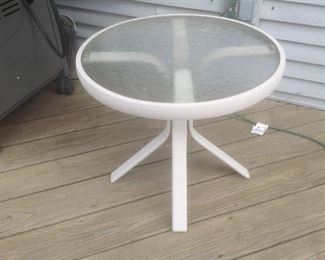 Small white side table...20.5 " round.presale $12