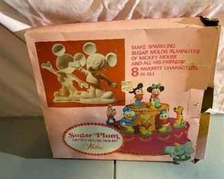 Wilton Mickey and Minnie Sugar Molds in Original Box