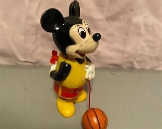 Mickey Mouse Wind Up Basketball Player