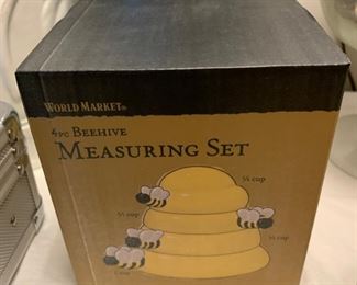 World Market 4-Pc Beehive Measuring Set