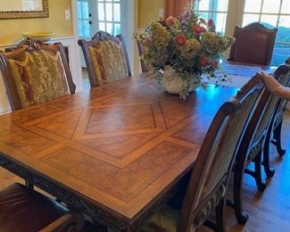 Henredon Dining Table & 8 chairs