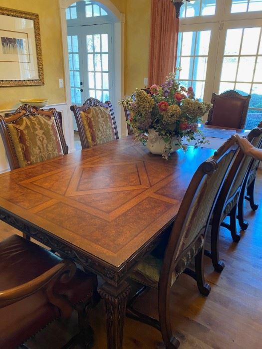 Henredon Dining Table & 8 chairs