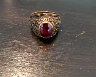 10kt gold vintage class ring