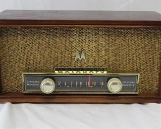 Vintage Motorola Tube Radio