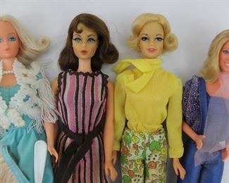 Lot of 4 vintage 1966 Barbie dolls with original plastic Mattel, Inc. Stands